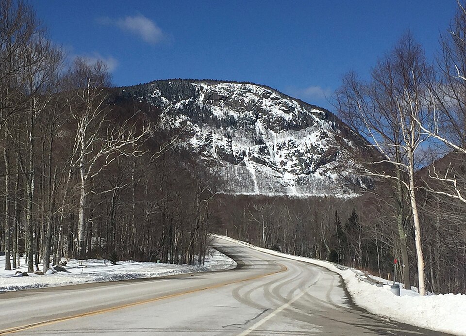 Panoramic view of Crawford Notch from the summit of Mt. Willard, New Hampshire